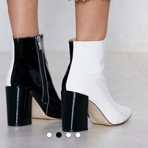Two tone pointed heel boot